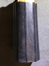 Huit pierres d'encre en forme de sceaux dans un coffre de pr&eacute;sentation, 18/19&egrave;me