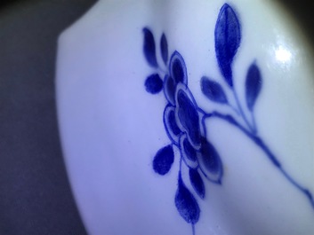 Een Chinees rose-Imari scheerbekken met het wapen van Zeeland, Kangxi/Yongzheng