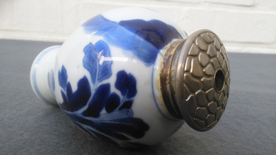 A Chinese 'milk and blood' dish, a blue and white klapmuts bowl and a tea caddy, Kangxi
