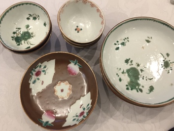 A Chinese Imari style capucin ground teapot and 17 cups and saucers, Qianlong