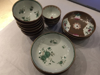 A Chinese Imari style capucin ground teapot and 17 cups and saucers, Qianlong