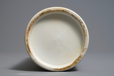 A round Chinese qianjiang cai hat stand, 19/20th C.