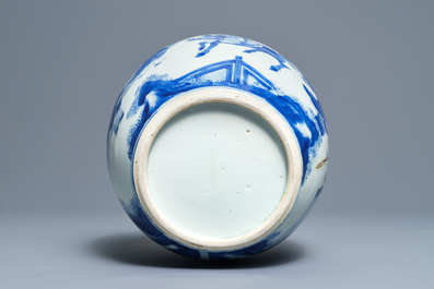 Een Chinese blauwwitte gemberpot met spelende jongens, Kangxi