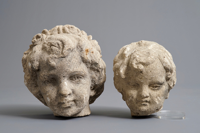 Twee gesculpteerde zandstenen engelenkopjes, mog. Frankrijk, 17e eeuw