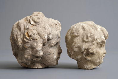 Twee gesculpteerde zandstenen engelenkopjes, mog. Frankrijk, 17e eeuw