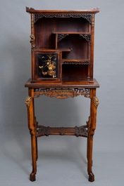 Naar Gabriel Viardot, een kabinet in Japoniserende stijl, wellicht Frankrijk, 19/20e eeuw