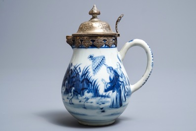 Een Chinese blauwwitte kan met decor naar Cornelis Pronk, 'De parasoldames', Qianlong