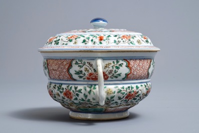 Een Chinese famille verte dekselterrine, Kangxi