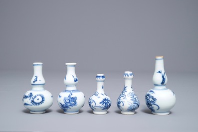 Five Chinese blue and white minature vases, Kangxi