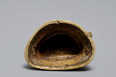 Une figure de Tsongkhapa en bronze dor&eacute;, Sino-Tibet, 18/19&egrave;me
