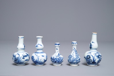 Five Chinese blue and white minature vases, Kangxi