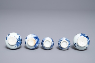 Five Chinese blue and white minature vases, Kangxi