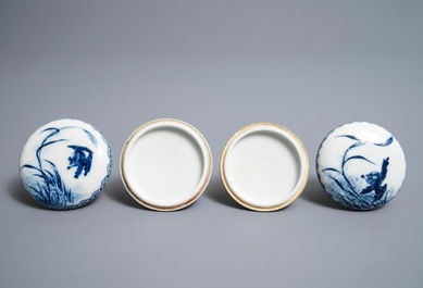 A pair of Chinese blue and white seal paste boxes, Republic, 20th C.