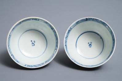 Een paar Chinese blauwwitte koppen en schotels, Ca Mau scheepswrak, Yongzheng