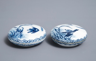 A pair of Chinese blue and white seal paste boxes, Republic, 20th C.