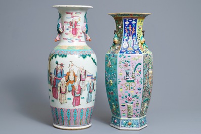 Deux vases en porcelaine de Chine famille rose, 19&egrave;me