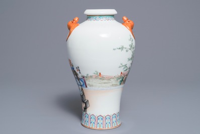 A fine Chinese famille rose meiping vase with bat handles, seal mark, Republic, 20th C.