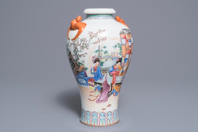 A fine Chinese famille rose meiping vase with bat handles, seal mark, Republic, 20th C.