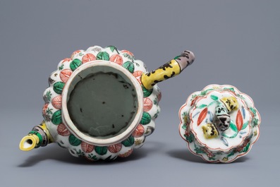 A Chinese famille verte teapot and cover, Kangxi