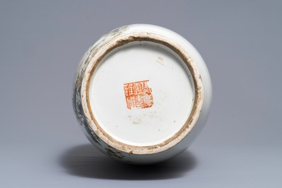 Een Chinese qianjiang cai vaas met mythologisch decor, 19/20e eeuw