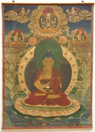 Drie grote thangkas met diverse decors, Tibet of Nepal, 19/20e eeuw