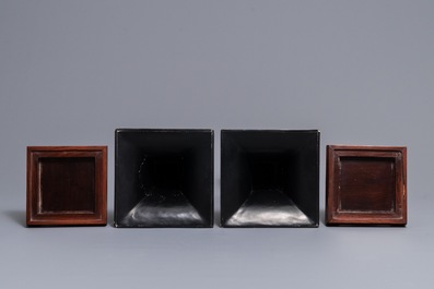 Une paire de grands vases de type 'gu' en laque de Chine, 18/19&egrave;me
