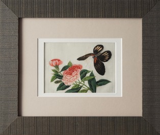 Huit peintures sur papier de riz figurant fleurs et papillons, Canton, Chine, 19&egrave;me