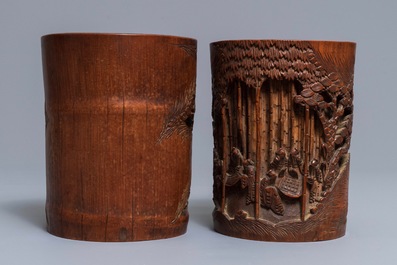 Deux pots &agrave; pinceaux en bambou sculpt&eacute;, Chine, 18/19&egrave;me