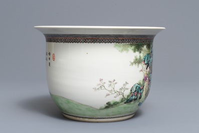 A Chinese famille rose dish and a jardini&egrave;re on stand, Republic, 20th C.