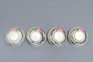 Vier Chinese famille rose koppen en schotels met decor van het 'Afscheid van de zeeman', Qianlong