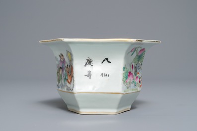 A collection of six Chinese qianjiang cai vases, 19/20th C.