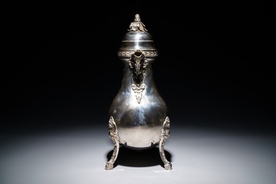 Une cafeti&egrave;re tripode en argent &agrave; prise en bois, probablement Gand, Belgique, 1792