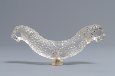 Une poign&eacute;e en cristal de roche sculpt&eacute; de style moghol, Inde, 19/20&egrave;me