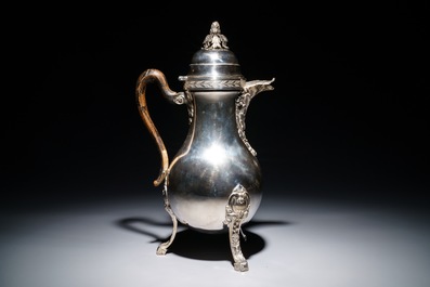 Une cafeti&egrave;re tripode en argent &agrave; prise en bois, probablement Gand, Belgique, 1792