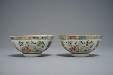Twee paar Chinese famille rose kommen, Qianlong en Guangxu merk, 19/20e eeuw