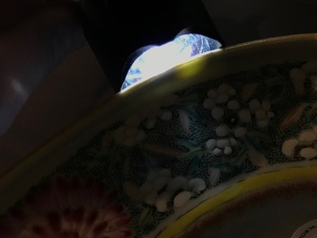 A Chinese famille rose barbers bowl with a scholar and servant, Yongzheng