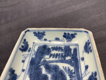 Vijf vierkante Chinese blauwwitte 'ko-sometsuke' schoteltjes voor de Japanse markt, Ming