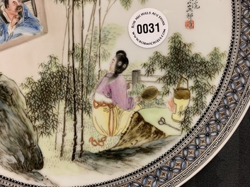 Een paar Chinese polychrome schotels met winterlandschapsdecor, Republiek, 20e eeuw