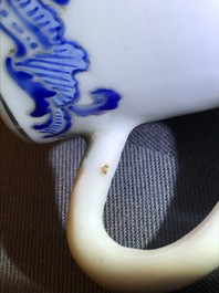Deux tasses et une soucoupe armori&eacute;es en porcelaine de Chine, Yongzheng