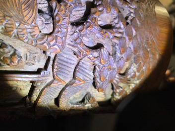 Deux pots &agrave; pinceaux en bambou sculpt&eacute;, Chine, 18/19&egrave;me
