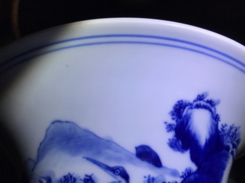 Een Chinese blauwwitte yenyen vaas met herten en kraanvogels, Kangxi