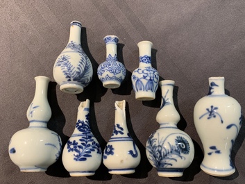 Een collectie diverse Chinese miniatuur vaasjes, Kangxi en later