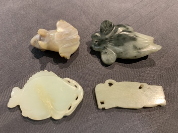Vijftien diverse Chinese jade en hardstenen snijwerken, 19/20e eeuw