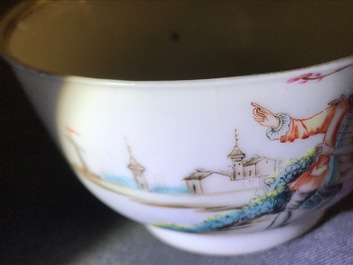 Vier Chinese famille rose koppen en schotels met decor van het 'Afscheid van de zeeman', Qianlong