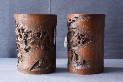 Deux pots &agrave; pinceaux en bambou sculpt&eacute;, Chine, 18/19&egrave;me