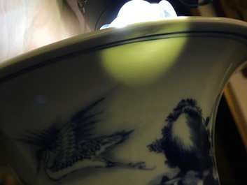 Een Chinese blauwwitte yenyen vaas met herten en kraanvogels, Kangxi