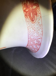 Une paire et deux vases en porcelaine de Chine famille rose, 19&egrave;me