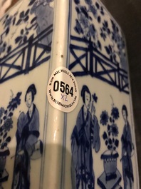 Une paire de bo&icirc;tes &agrave; th&eacute; en porcelaine de Chine bleu et blanc, marque Yu, Kangxi