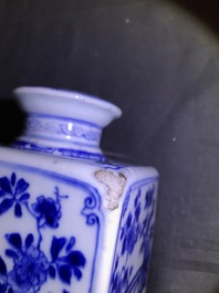 Une paire de bo&icirc;tes &agrave; th&eacute; en porcelaine de Chine bleu et blanc, marque Yu, Kangxi