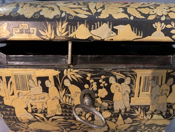Une bo&icirc;te couverte en laque de Chine dor&eacute;e, Canton, 19&egrave;me